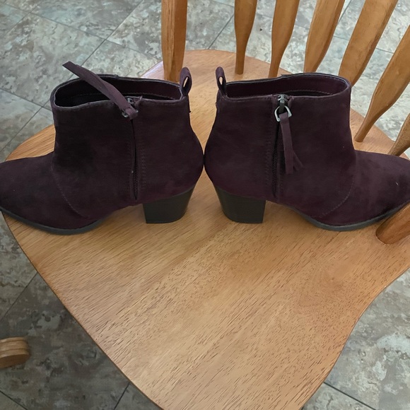 Deep burgundy size 8 booties worn once. - Picture 5 of 8